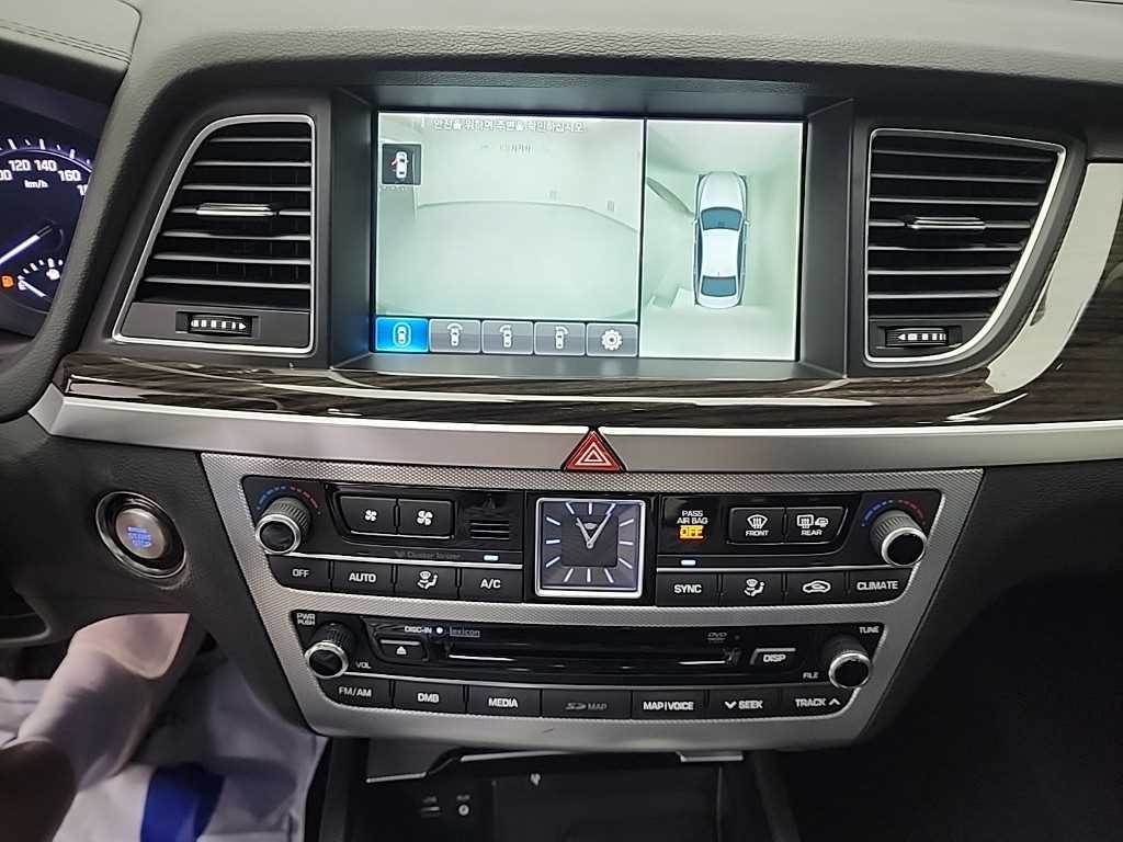 Genesis G80 - Vista 10