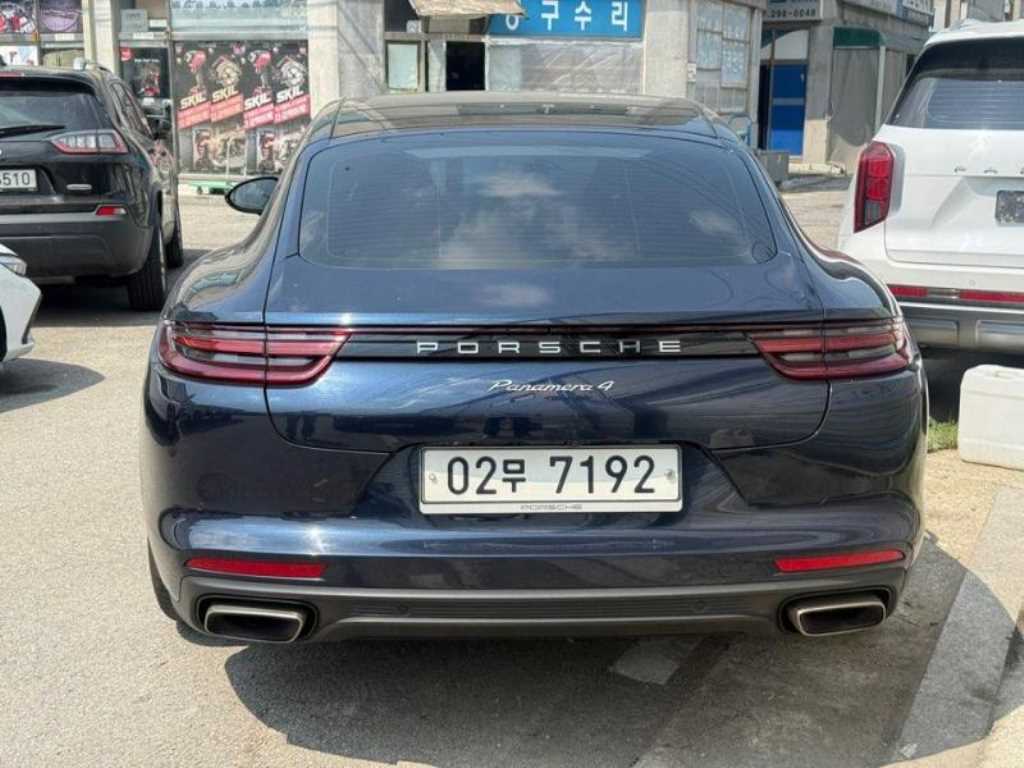 Porsche Panamera - Vista 4