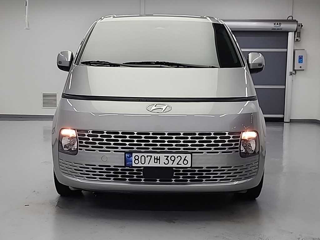 HYUNDAI Staria - Vista 2