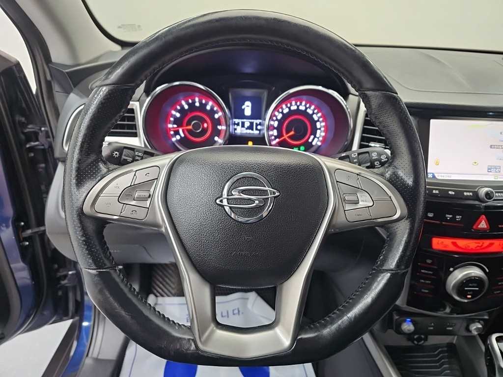 Ssangyong Tivoli - Vista 9
