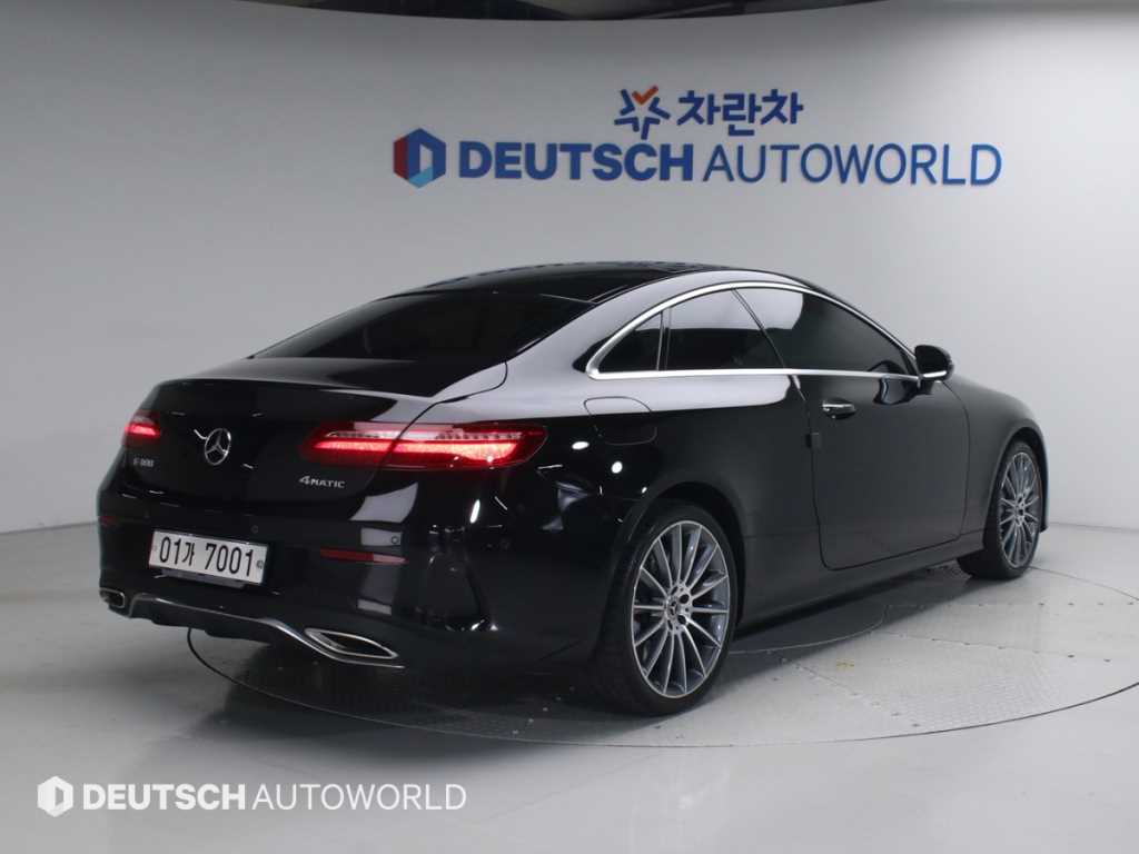Mercedes Benz E class - Vista 2