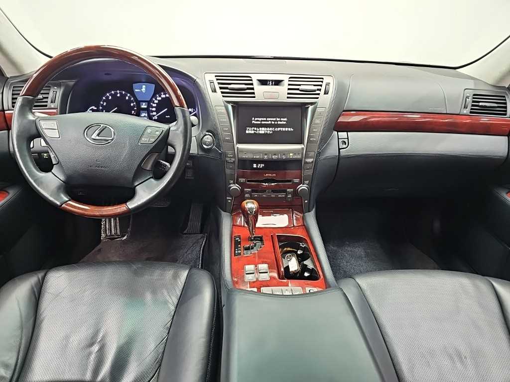 Lexus LS - Vista 7