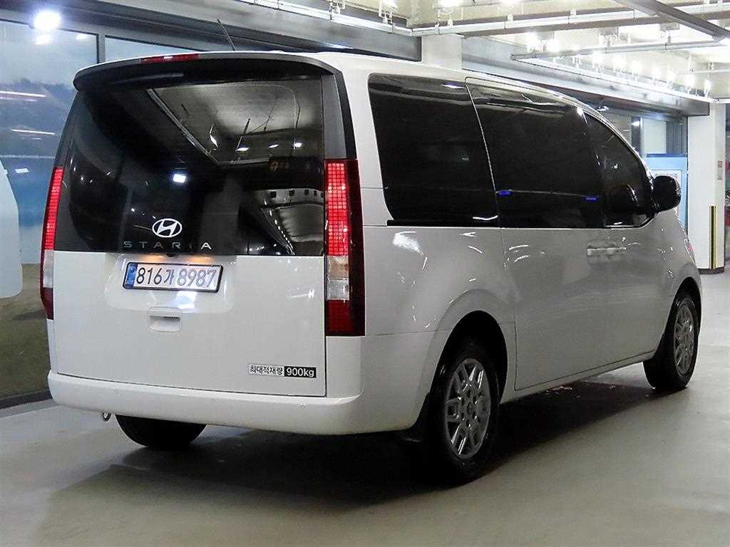 HYUNDAI Staria - Vista 4