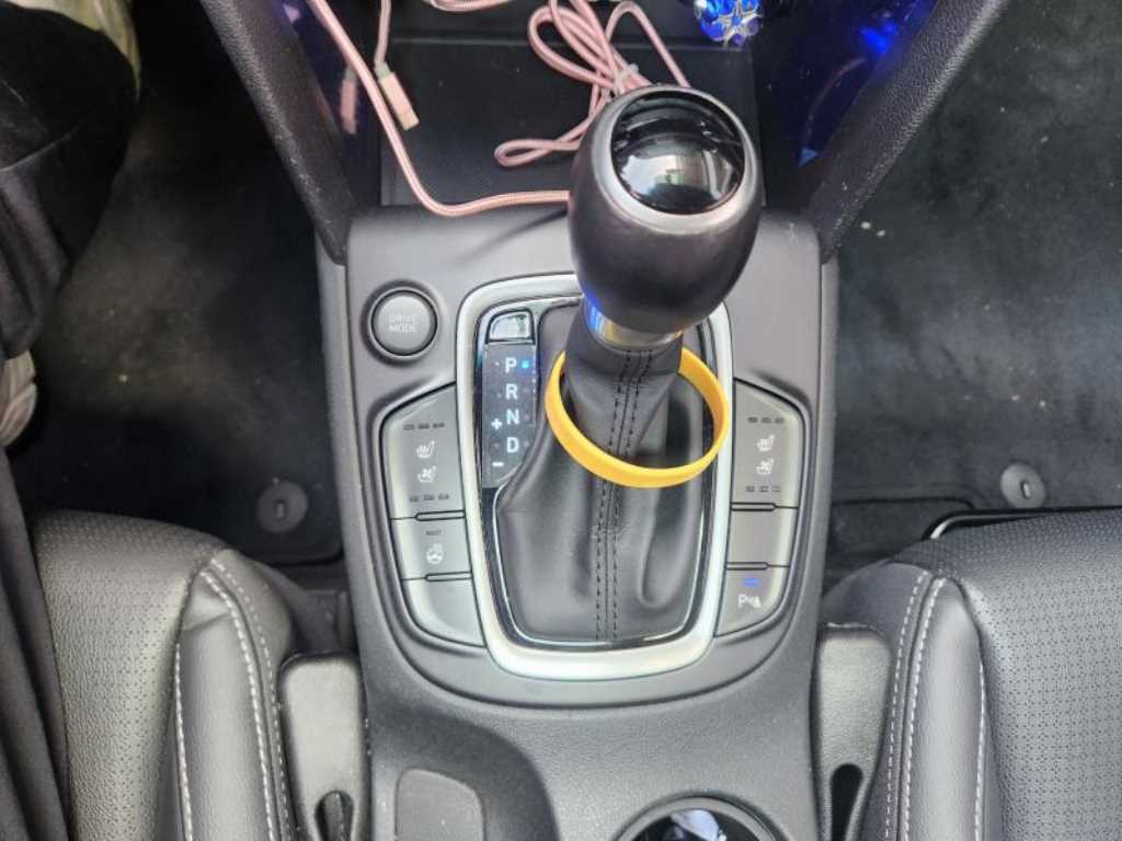 HYUNDAI Kona - Vista 9