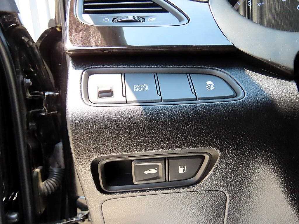 HYUNDAI Grandeur - Vista 12