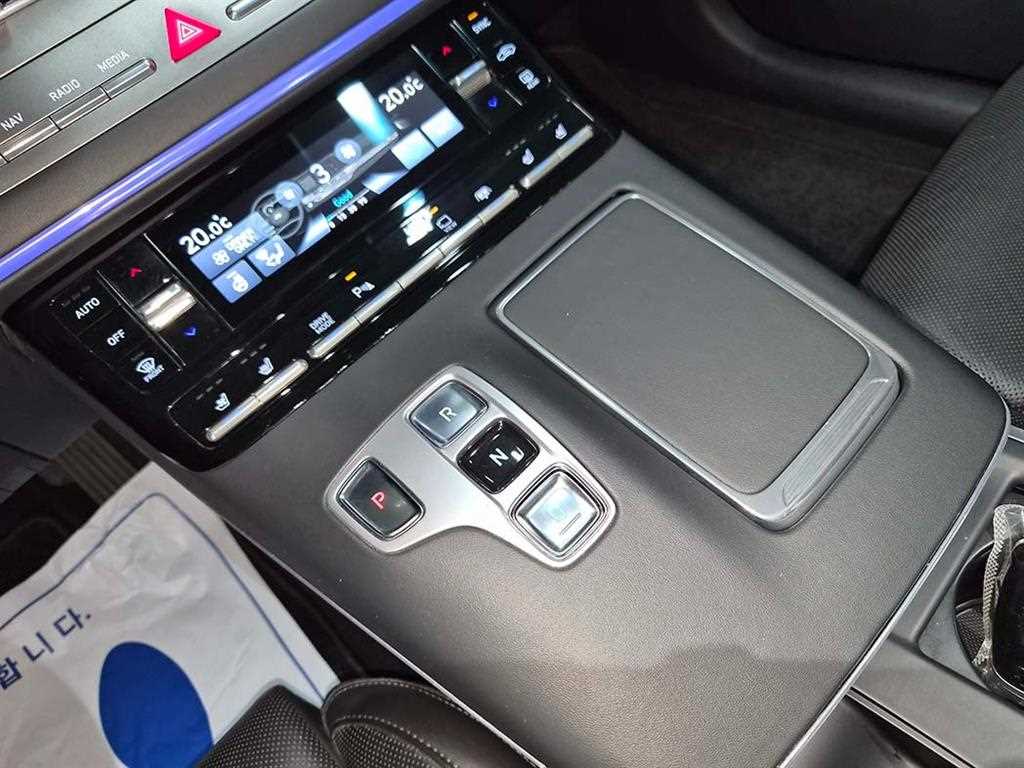 HYUNDAI Grandeur - Vista 11