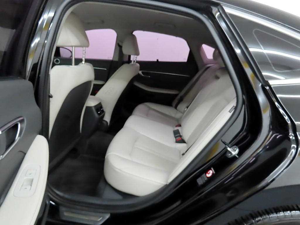 HYUNDAI Sonata - Vista 6