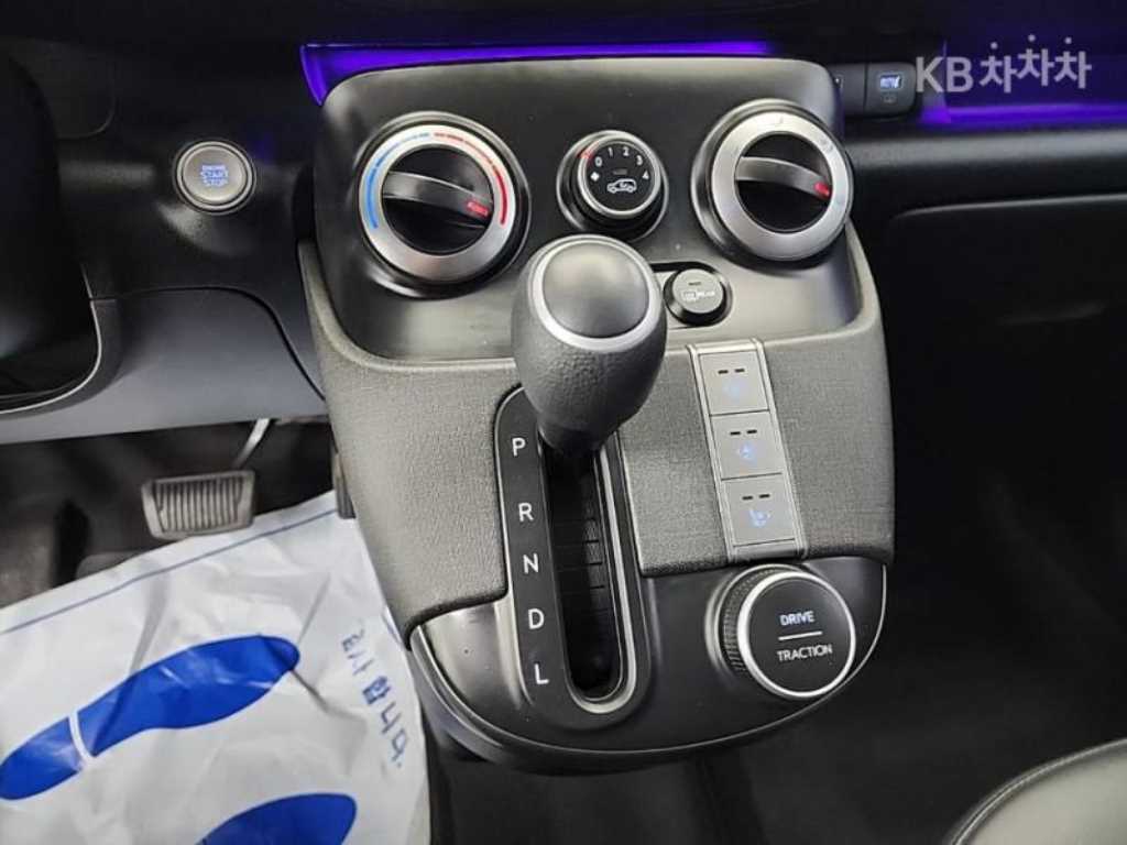 HYUNDAI Casper - Vista 9