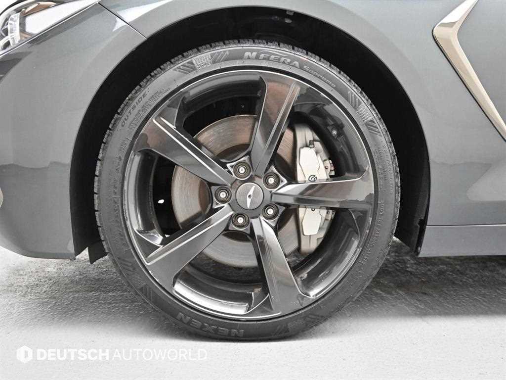 Genesis G70 - Vista 5