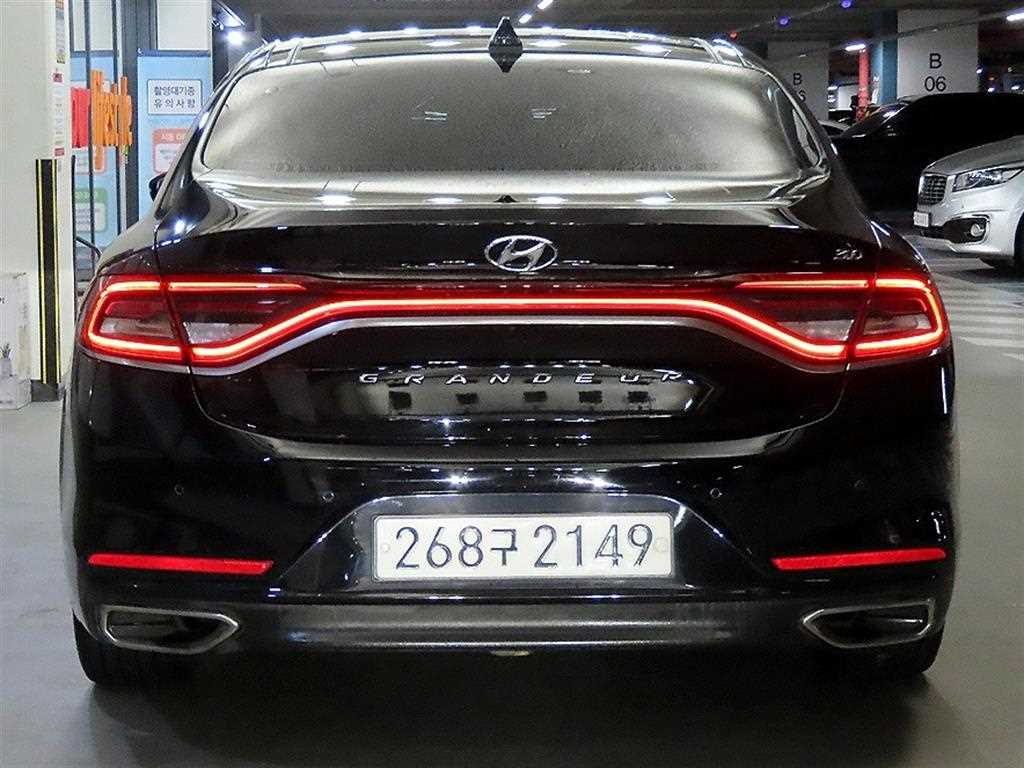 HYUNDAI Grandeur - Vista 5