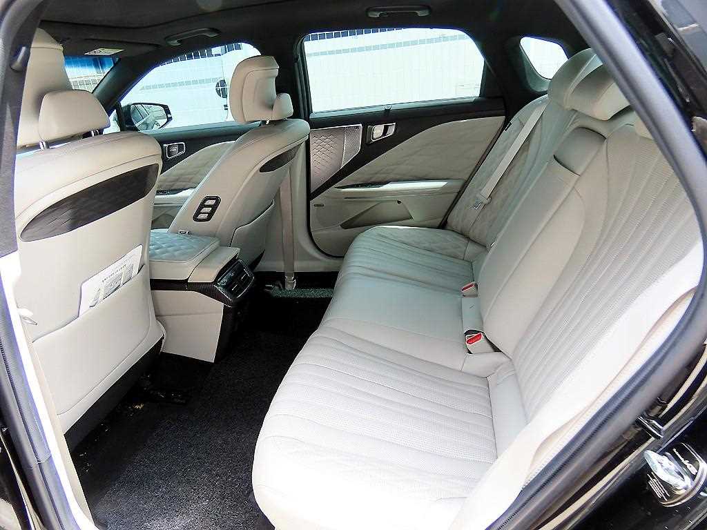 KIA K8 - Vista 6