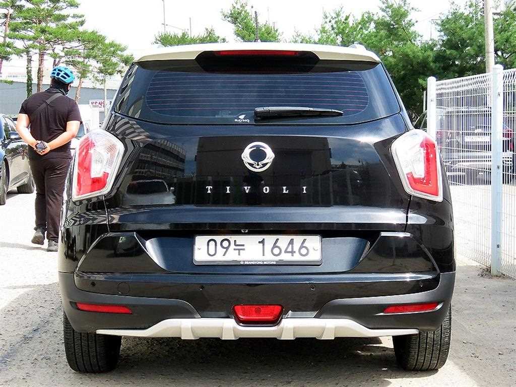 Ssangyong Tivoli - Vista 4