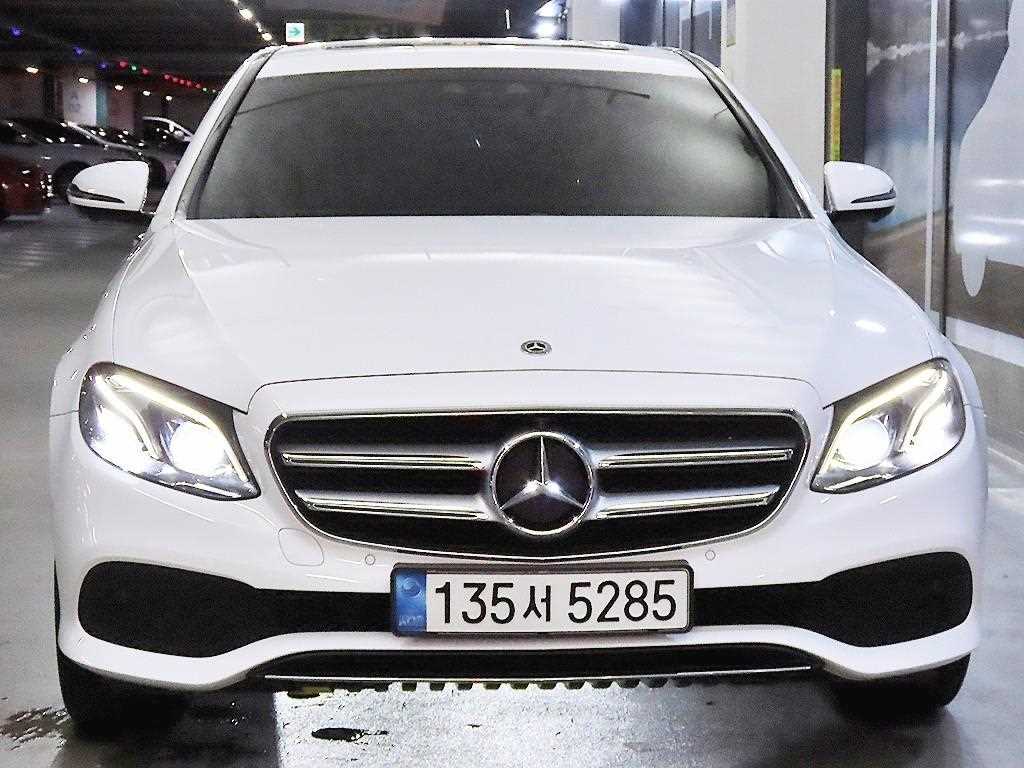 Mercedes Benz E class - Vista 2