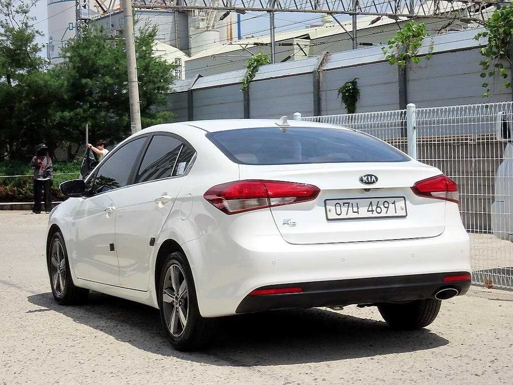 KIA K3 - Vista 3