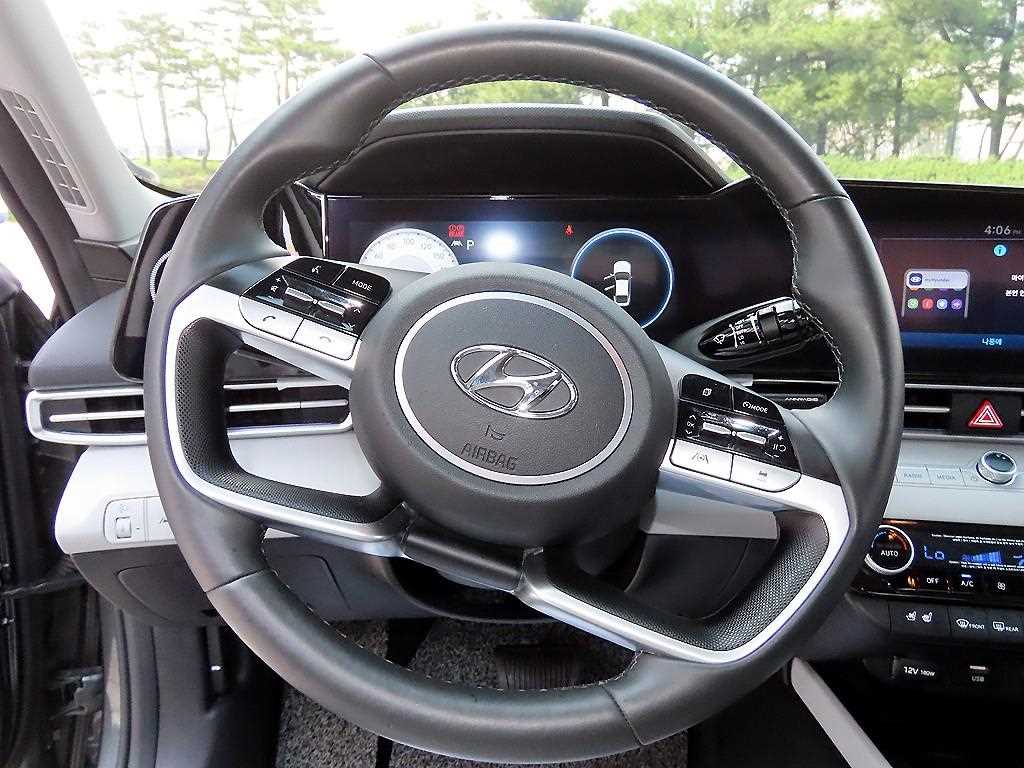 HYUNDAI Avante - Vista 8