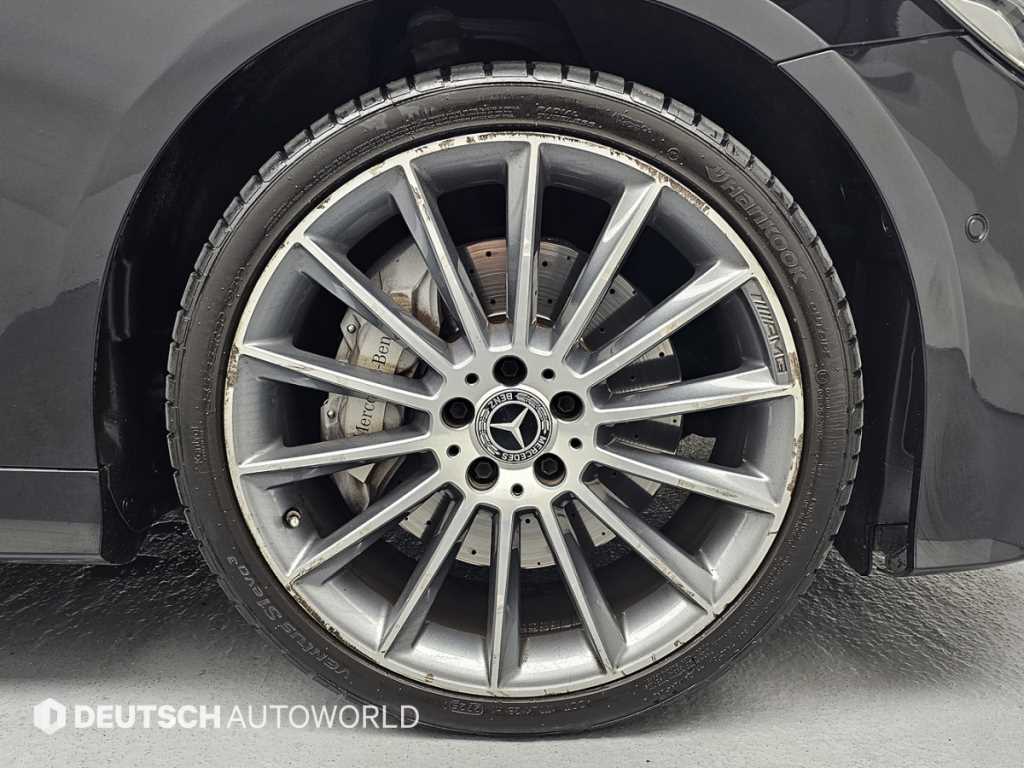Mercedes Benz E class - Vista 5