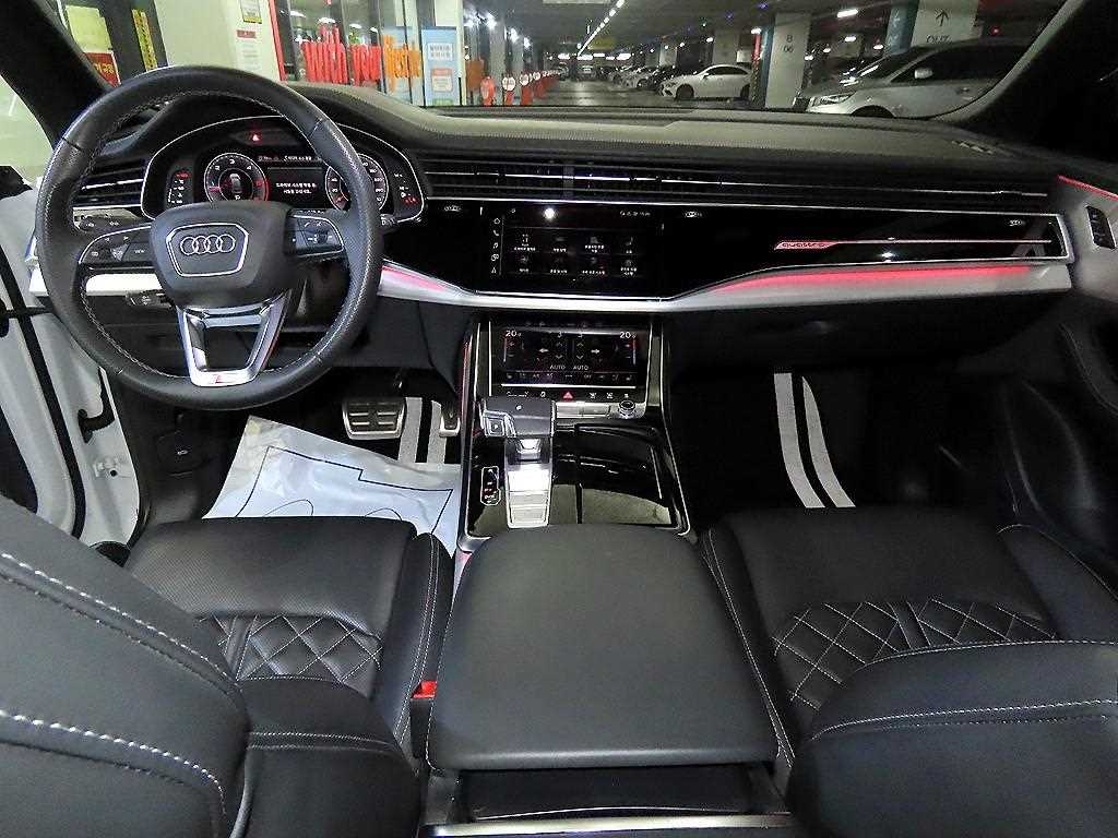Audi Q8 - Vista 10