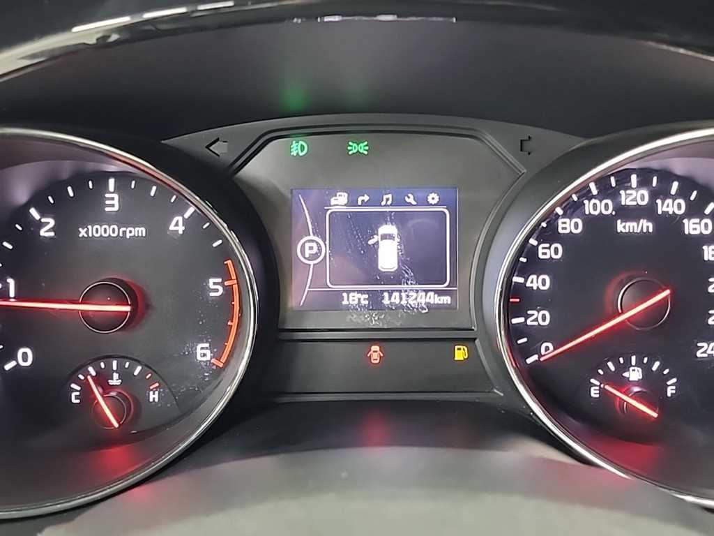 KIA Carnival - Vista 6
