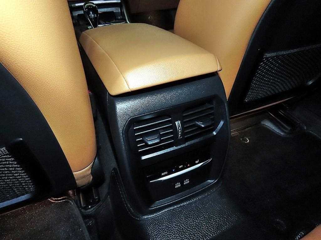 BMW 3 series 2022 Negro - Importación desde Corea - HF Imports Iquique - Foto 16