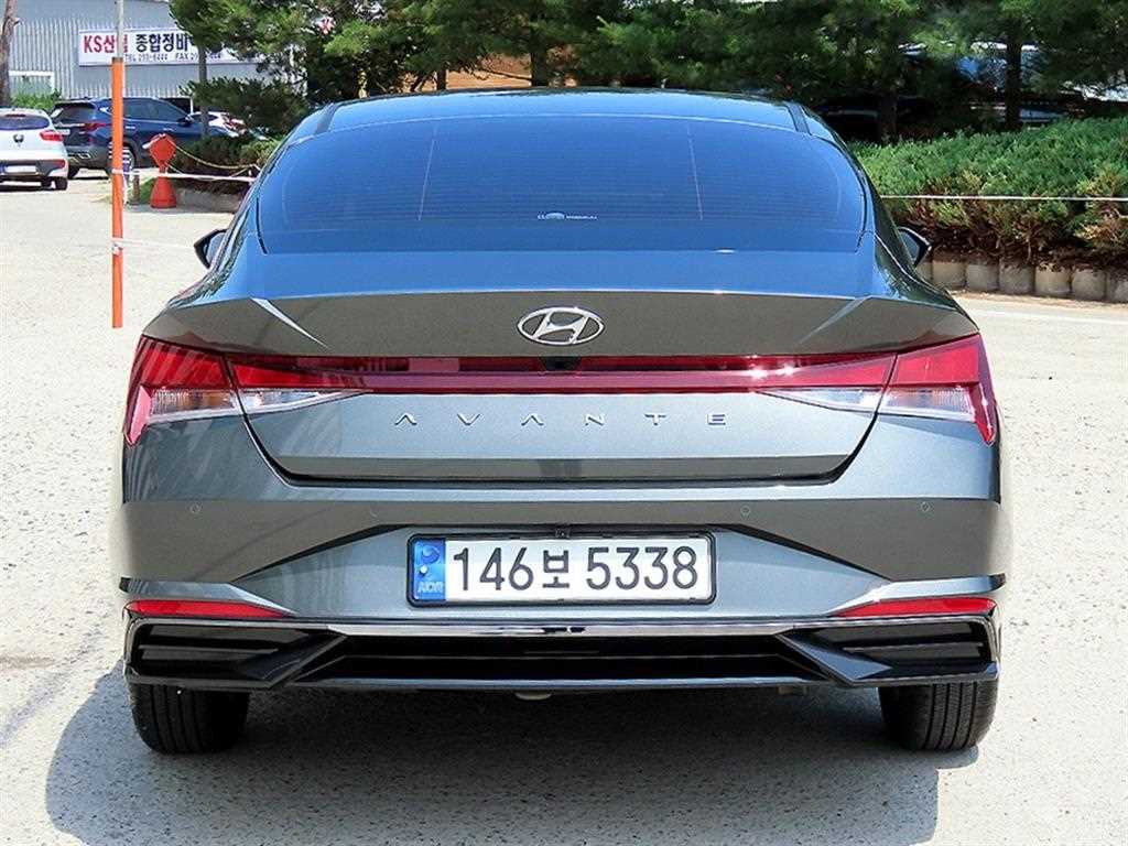 HYUNDAI Avante - Vista 4