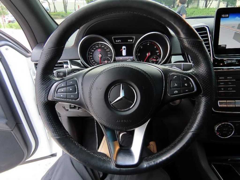 Mercedes Benz GLS Class - Vista 8