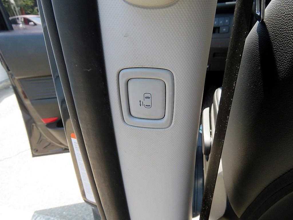HYUNDAI Staria - Vista 11