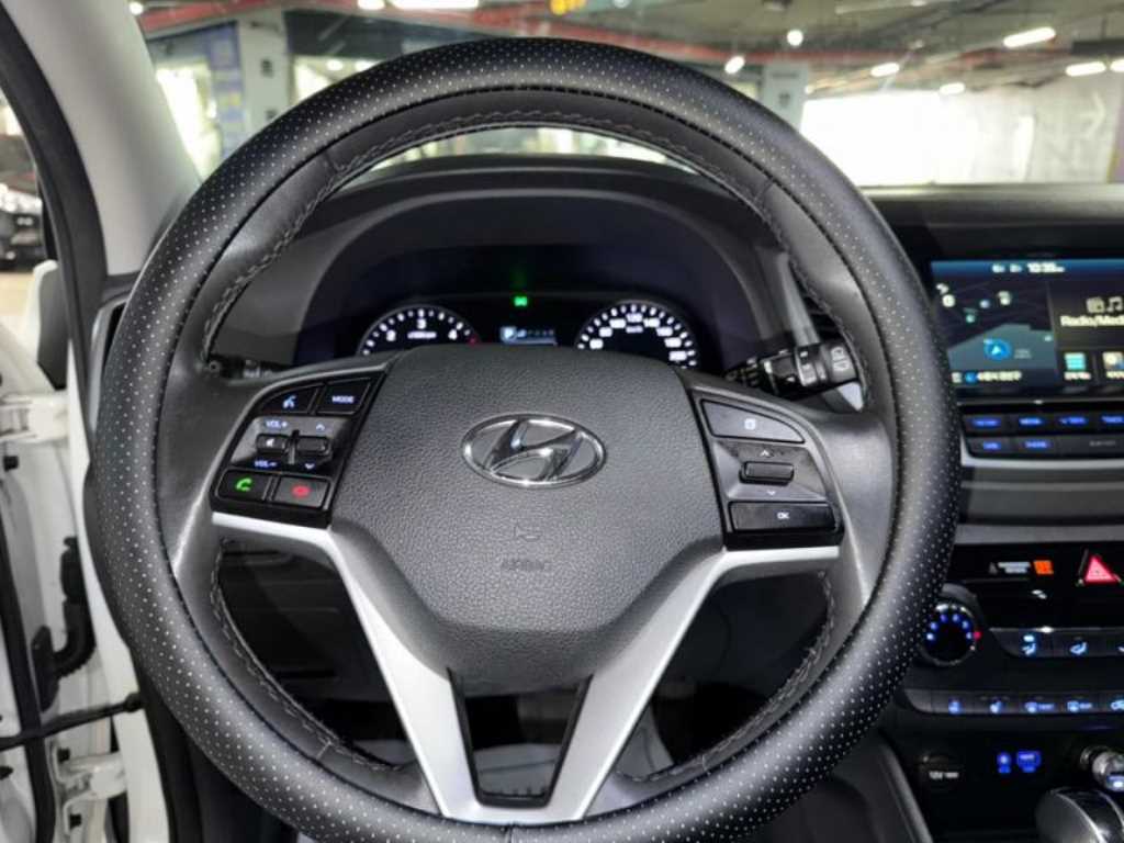 HYUNDAI Tucson - Vista 8