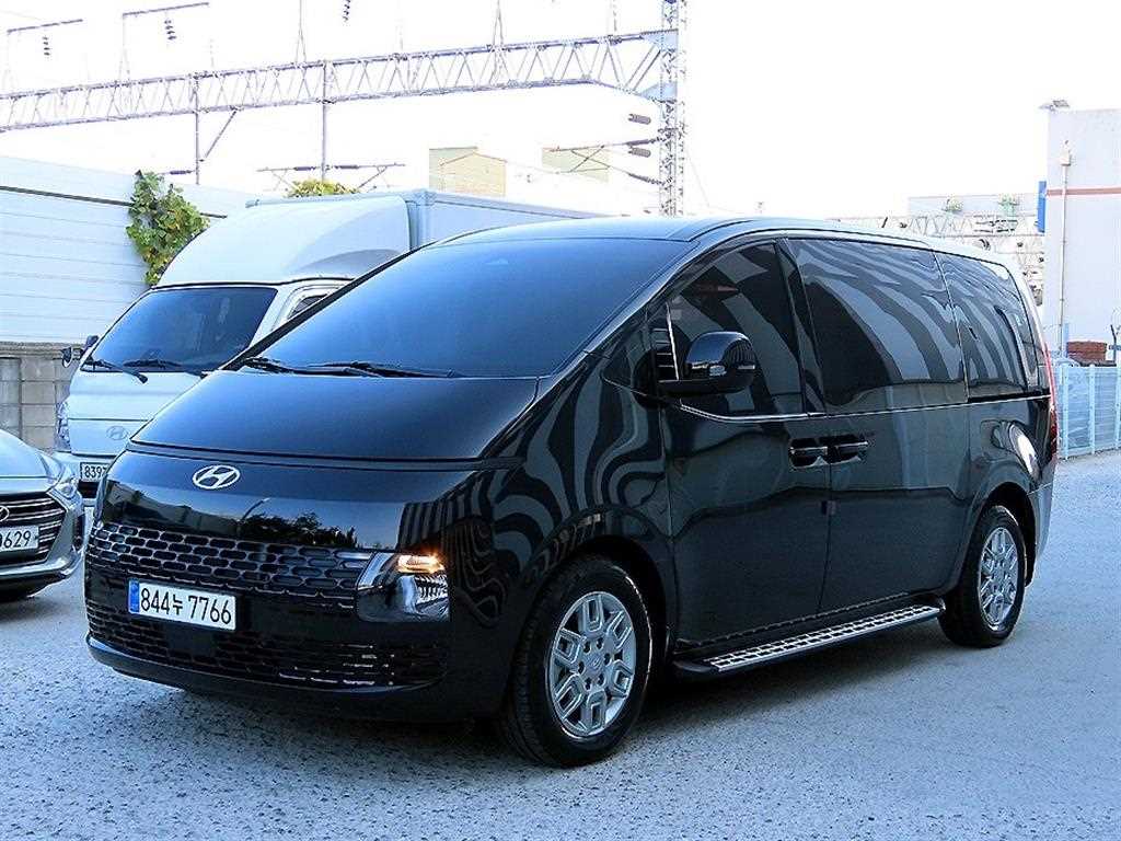 HYUNDAI Staria - Vista 2
