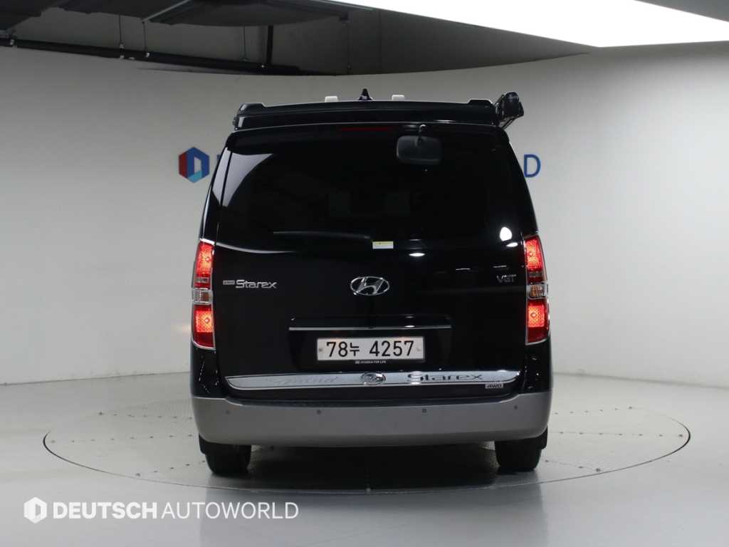 HYUNDAI Starex - Vista 4