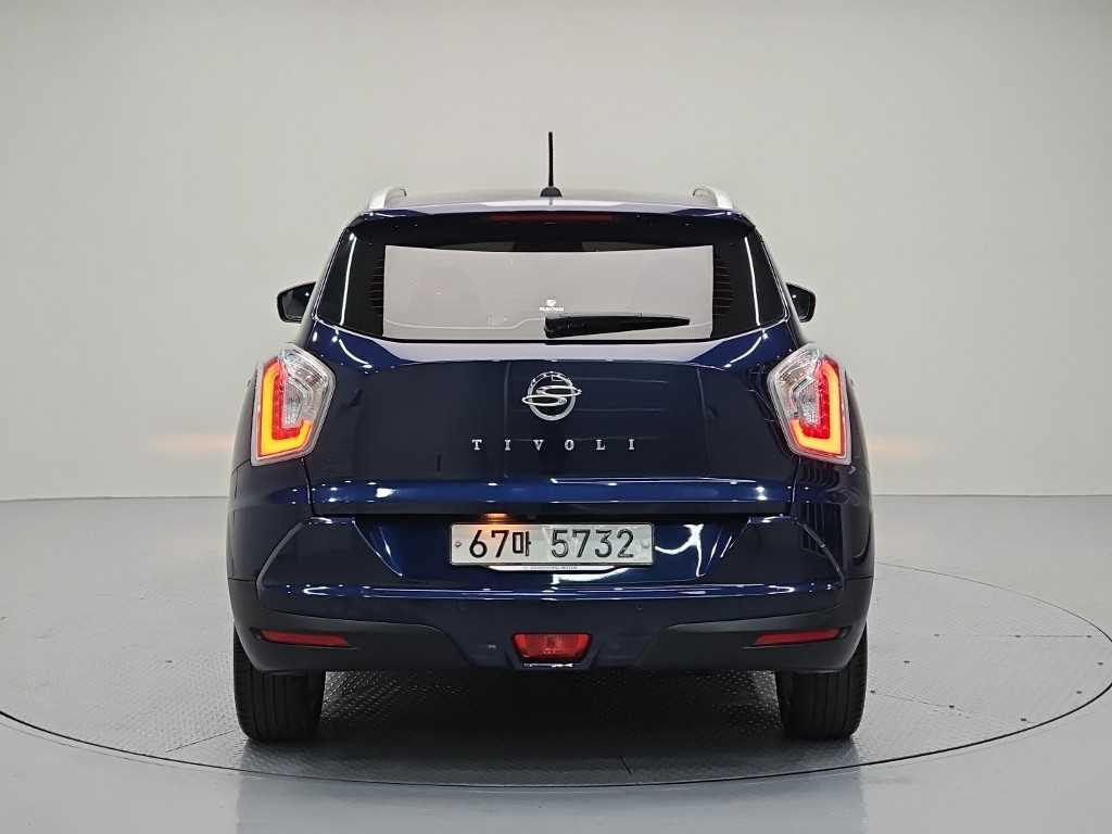 Ssangyong Tivoli - Vista 3