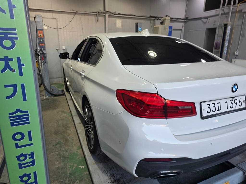 BMW 5 Series - Vista 10