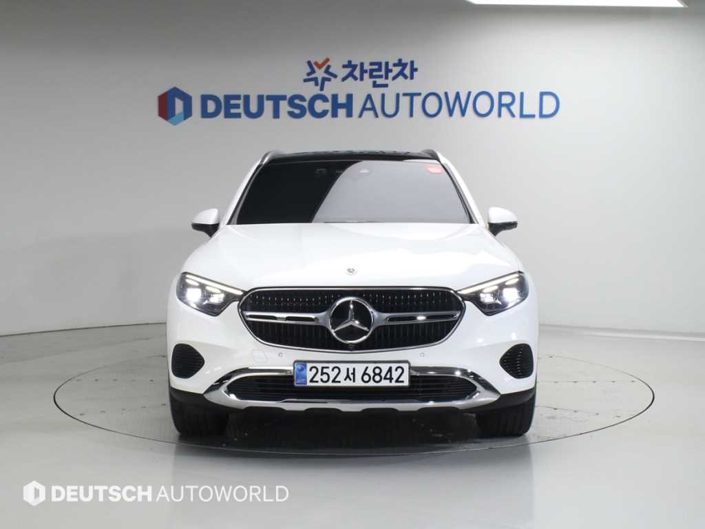 Mercedes Benz GLC Class - Vista 3