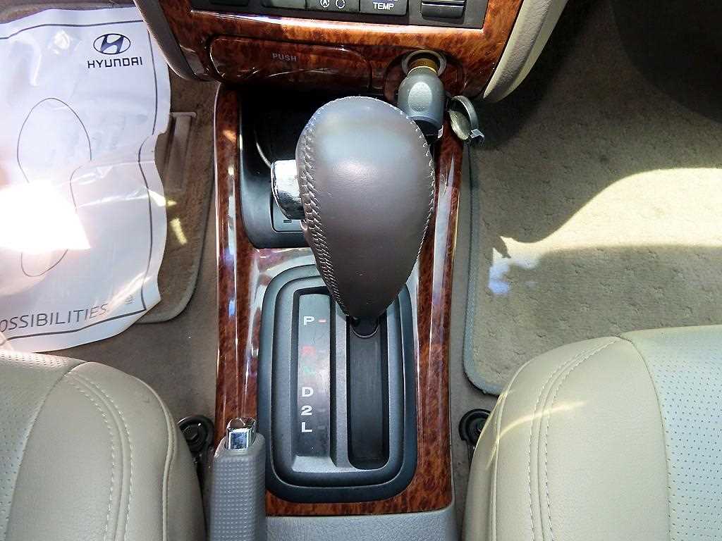 HYUNDAI Avante - Vista 10