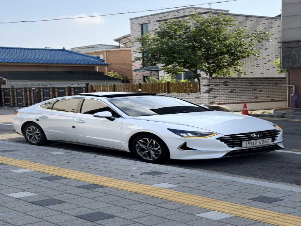 HYUNDAI Sonata - Vista 3
