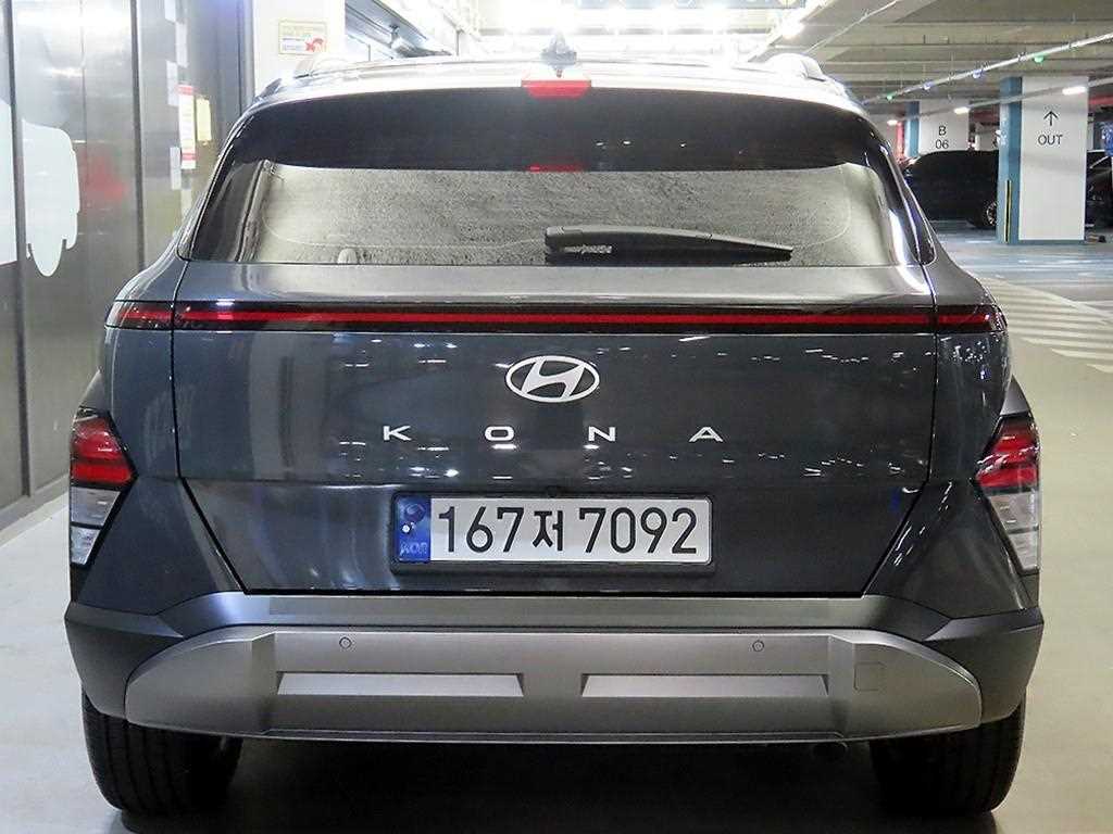 HYUNDAI Kona - Vista 5
