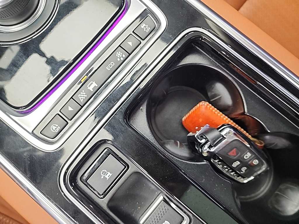 Jaguar XE 2019 Gris - Importación desde Corea - HF Imports Iquique - Foto 18