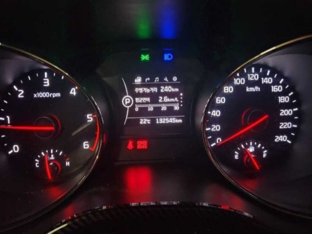 KIA Carnival - Vista 6