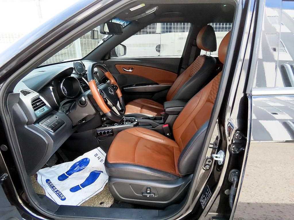 Ssangyong Tivoli - Vista 5