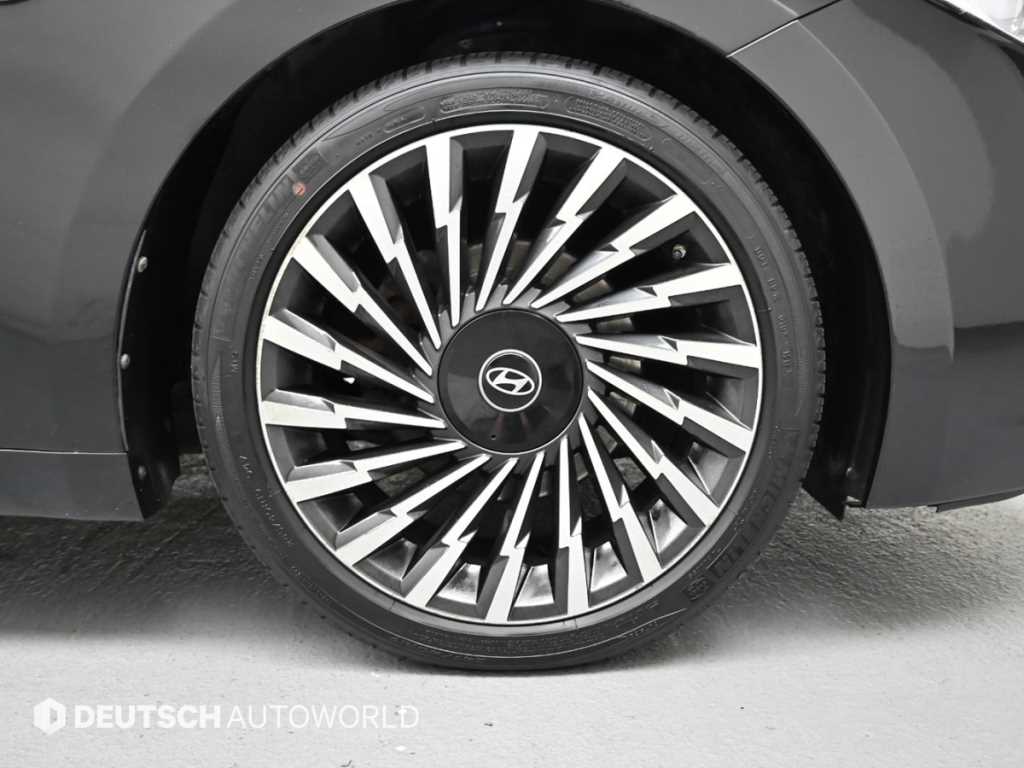 HYUNDAI Grandeur - Vista 5