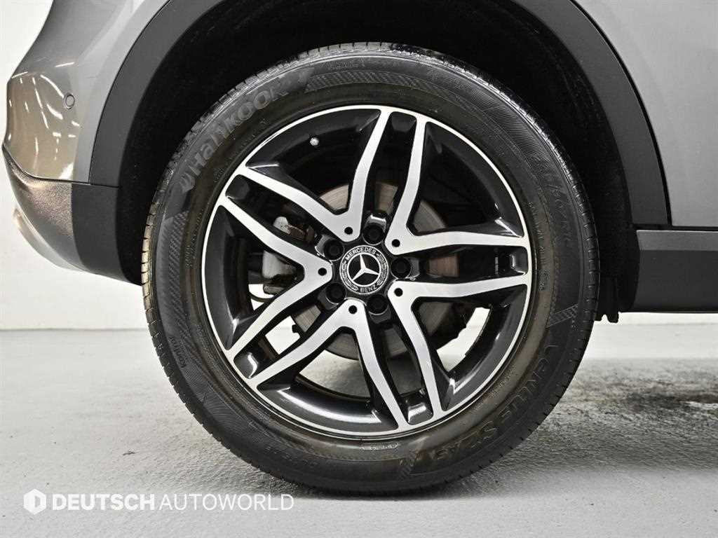 Mercedes Benz GLA Class - Vista 5