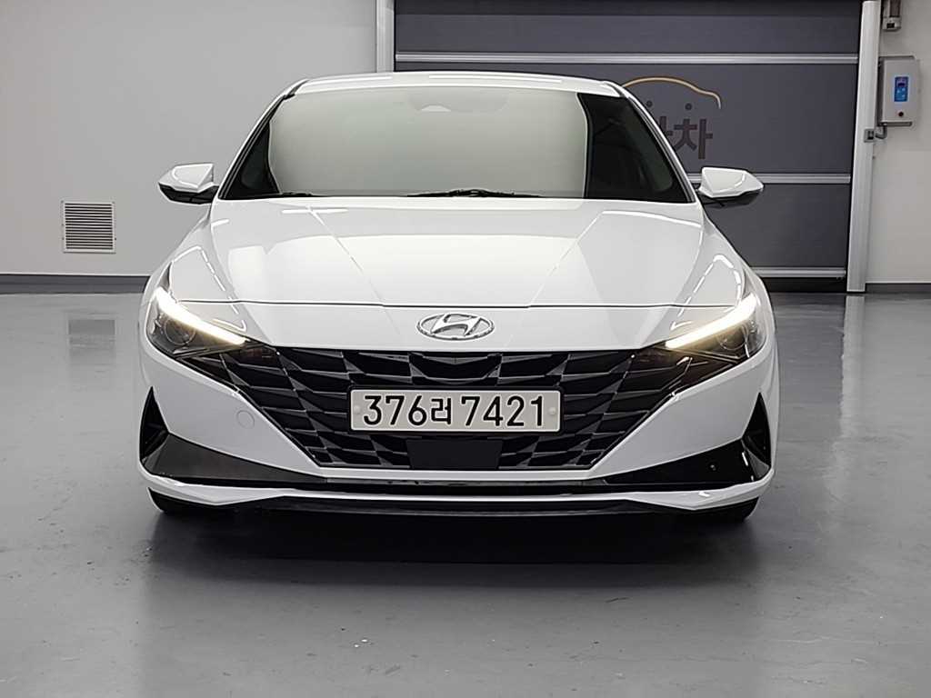 HYUNDAI Avante - Vista 2
