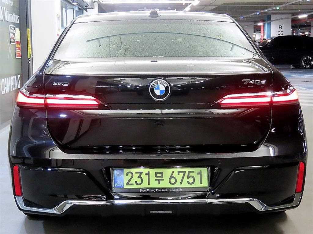 BMW 7 Series - Vista 5
