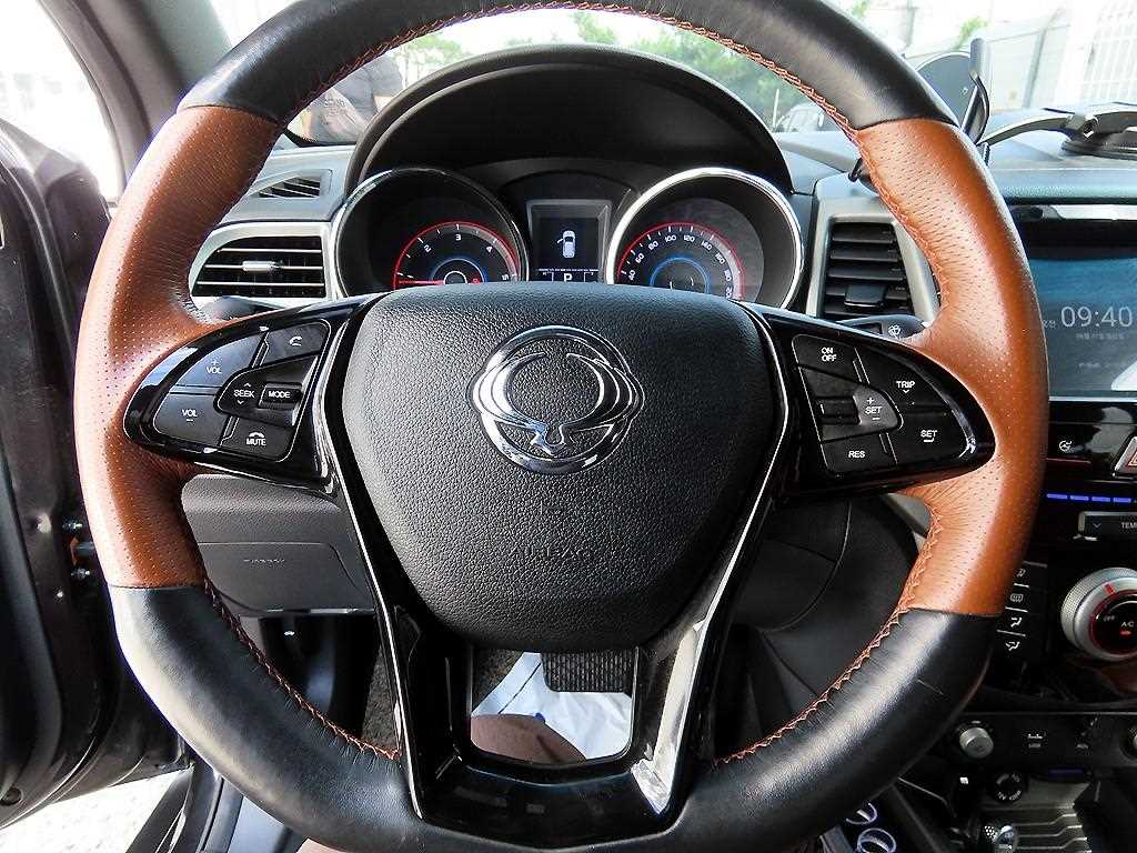 Ssangyong Tivoli - Vista 8