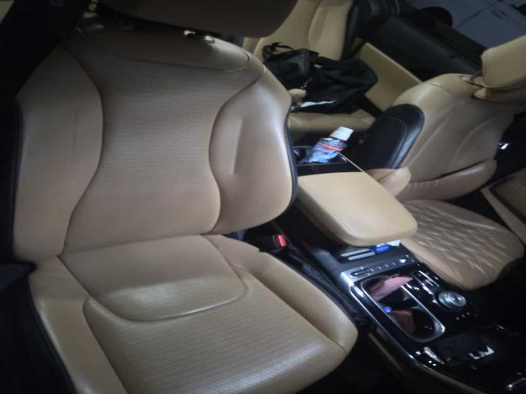 KIA Carnival - Vista 11