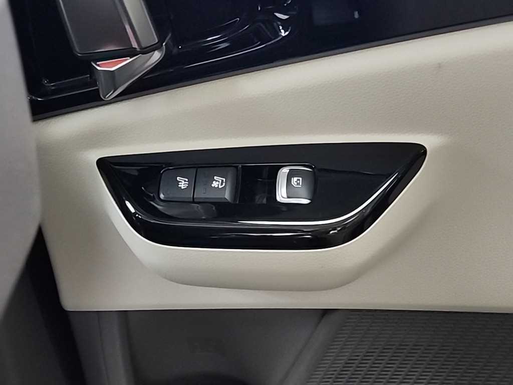 KIA Carnival - Vista 12