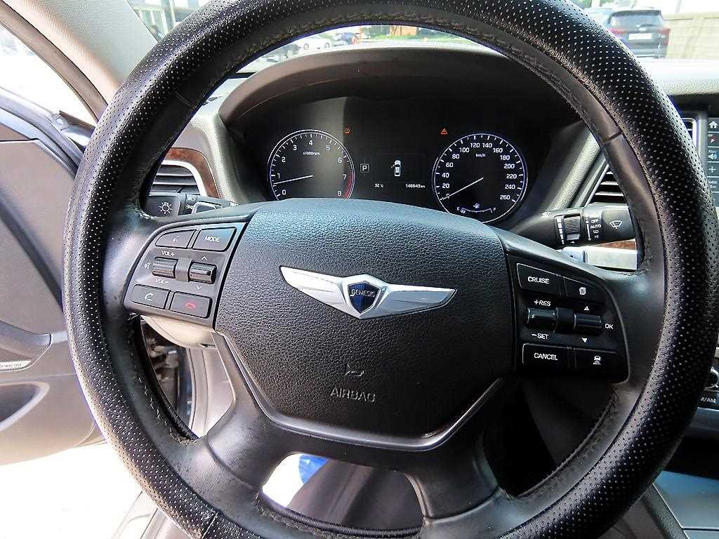 HYUNDAI Genesis - Vista 8