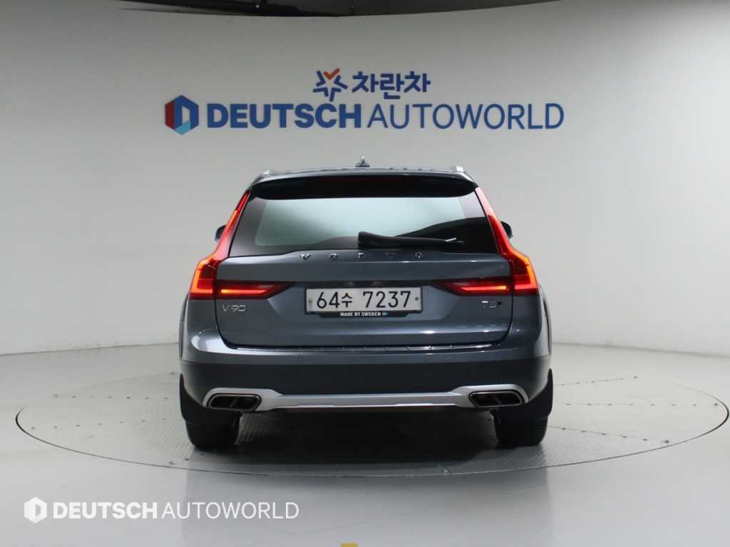 Volvo V90 - Vista 4