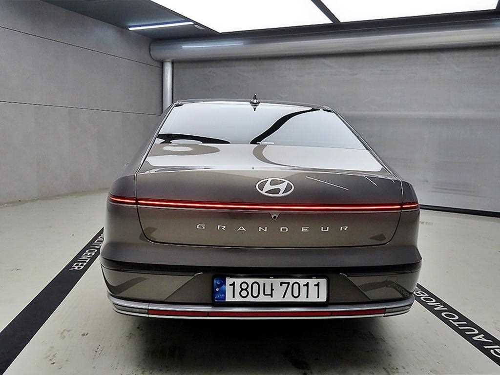 HYUNDAI Grandeur - Vista 3