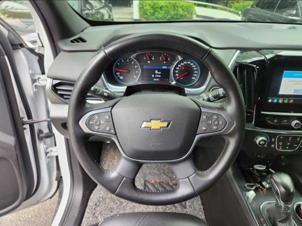 Chevrolet Travers - Vista 10