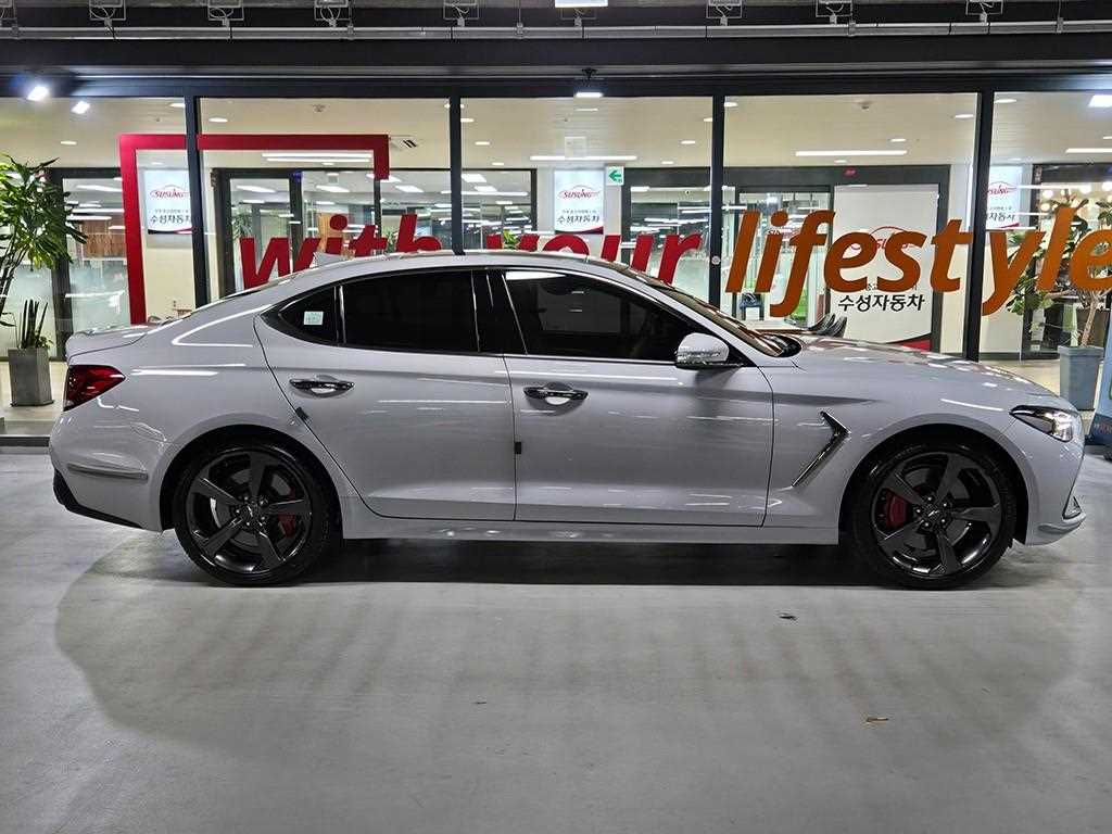 Genesis G70 - Vista 4